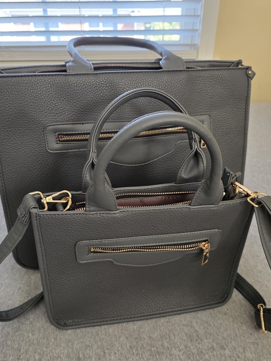 Handbags - Gray Structured Tote Bag with Gold Hardware 2-in-1 Purse
